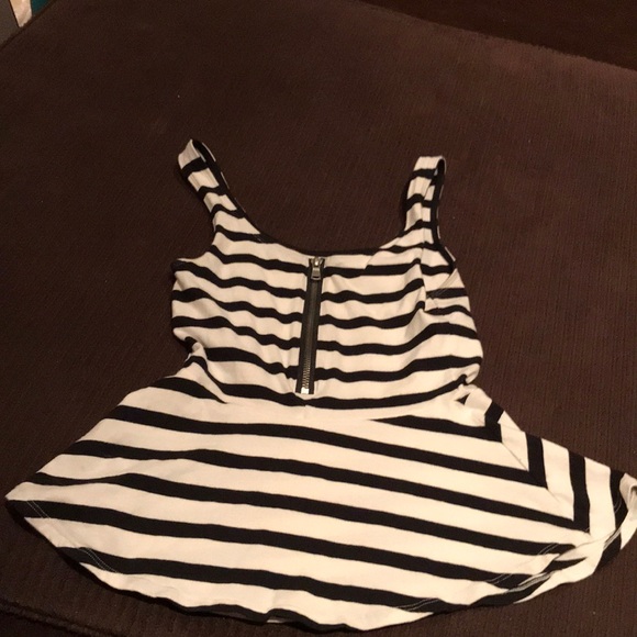 Express black and white top size XS - Picture 2 of 3